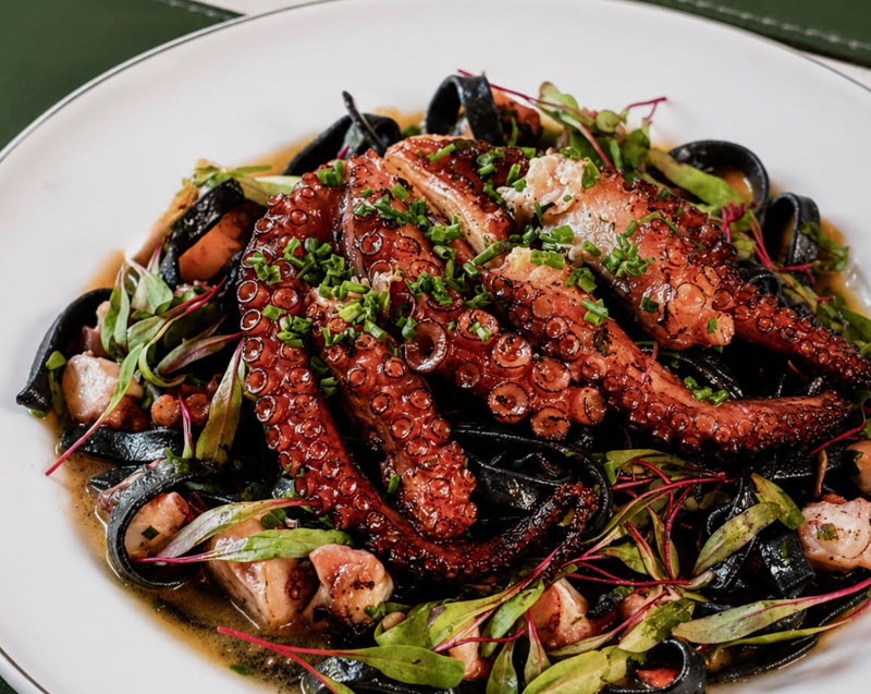 Fettuccine Neri al Polvo Mediterraneo