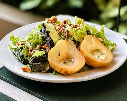 Insalata di Foglie, Rucola, Pere, Gorgonzola e Noci